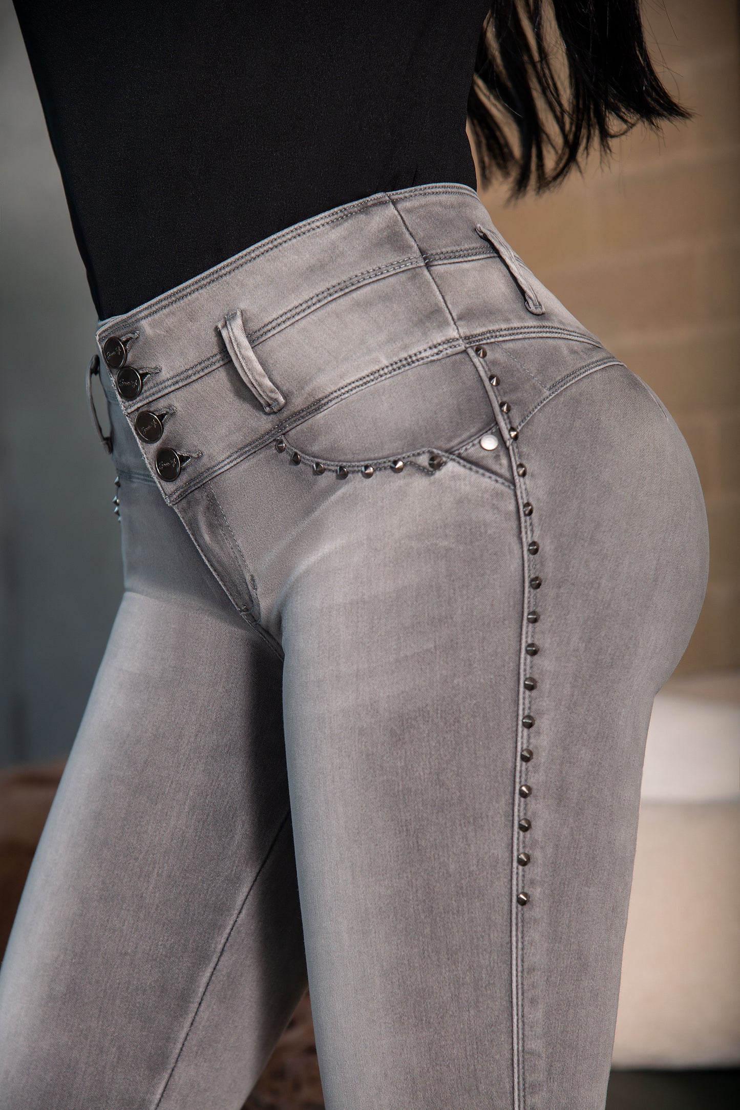 Jean Pretina Alta Control Abdomen - Bota Tubo Tobillero - Gris Ref 1409