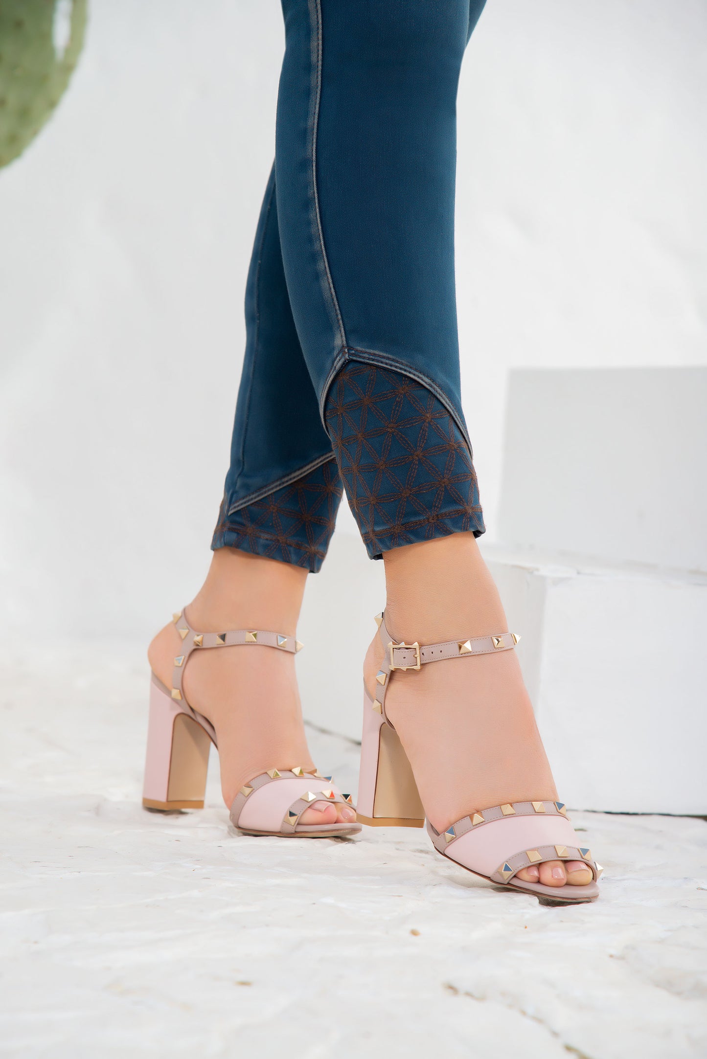 JEAN PRETINA ALTA CONTROL ABDOMEN - BOTA TUBO TOBILLERA BORDADA Ref 1329