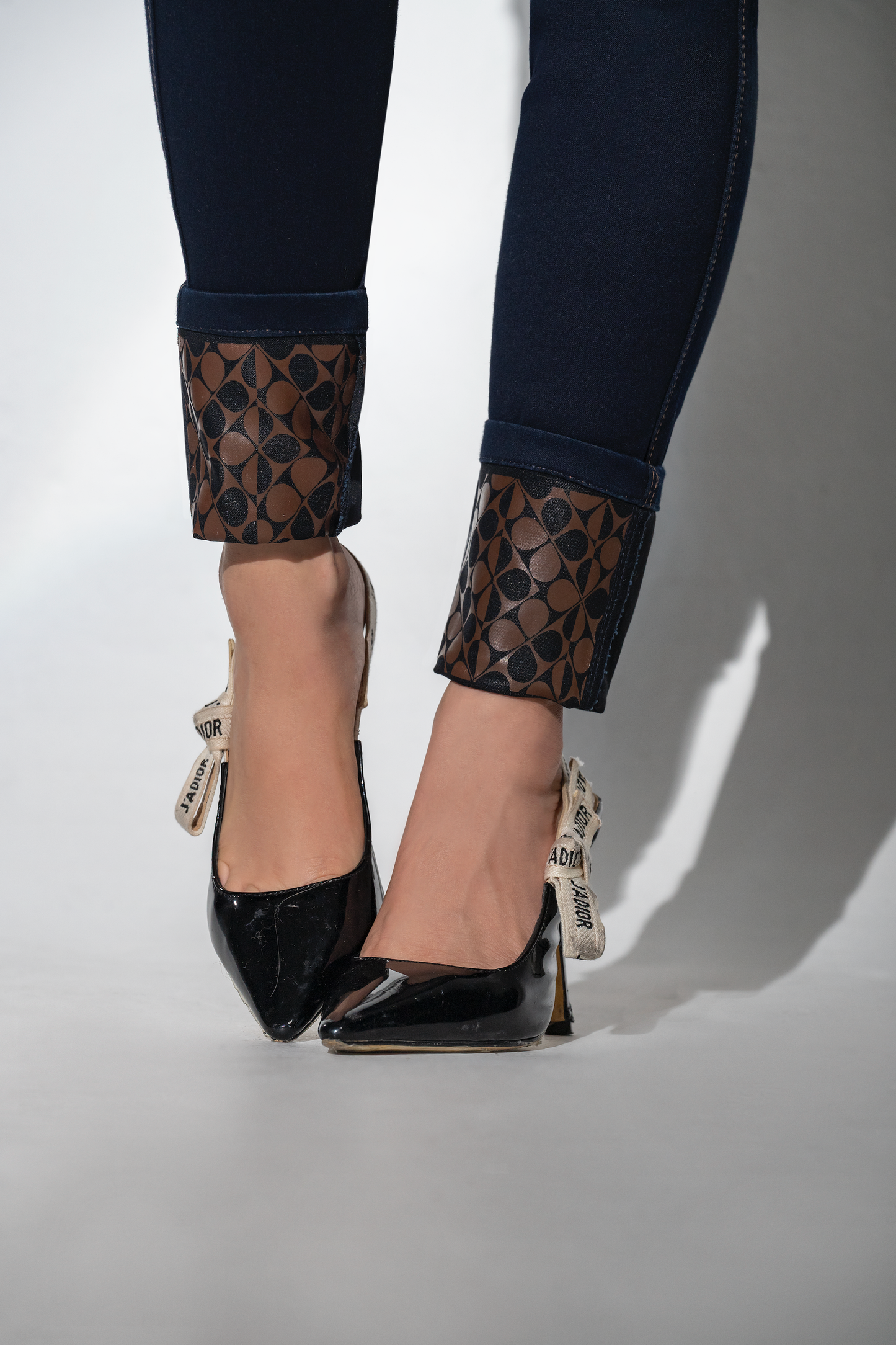 Jean Pretina Alta Control Abdomen - Bota Tubo Tobillero Estampada Ref 1733